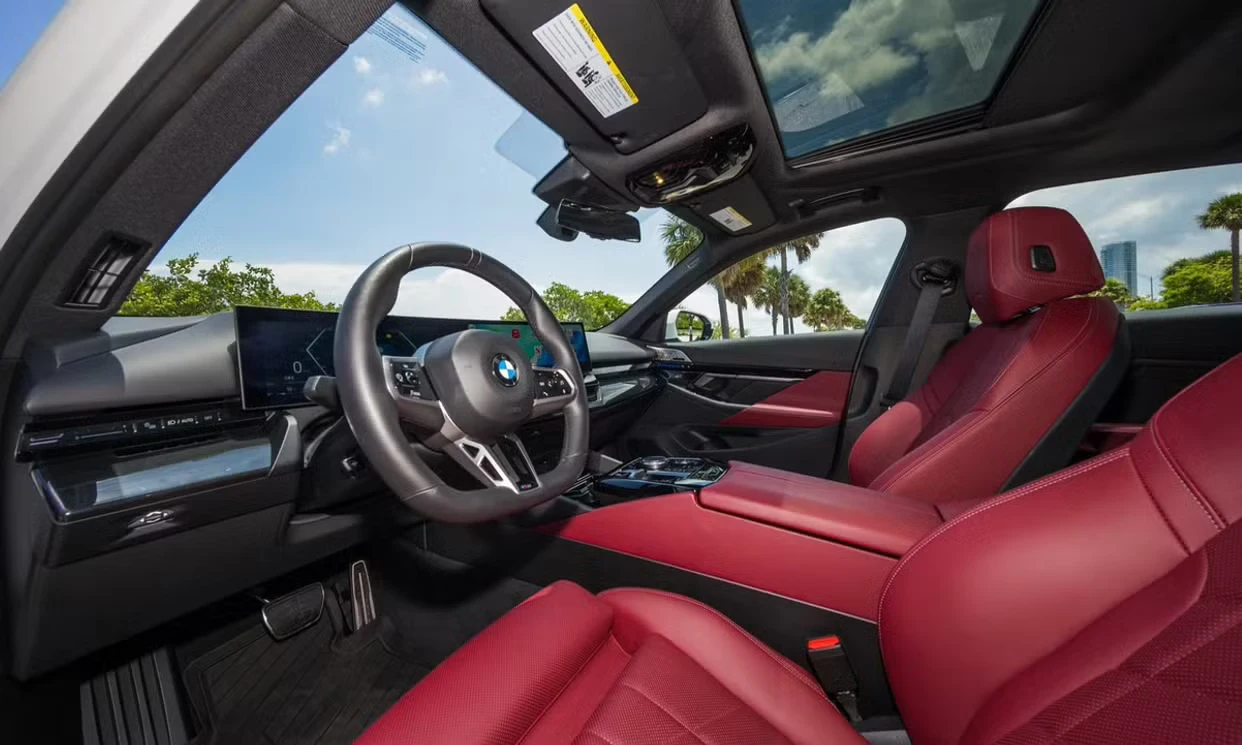 BMW 530i 2026 — vehicle gallery, photo 7