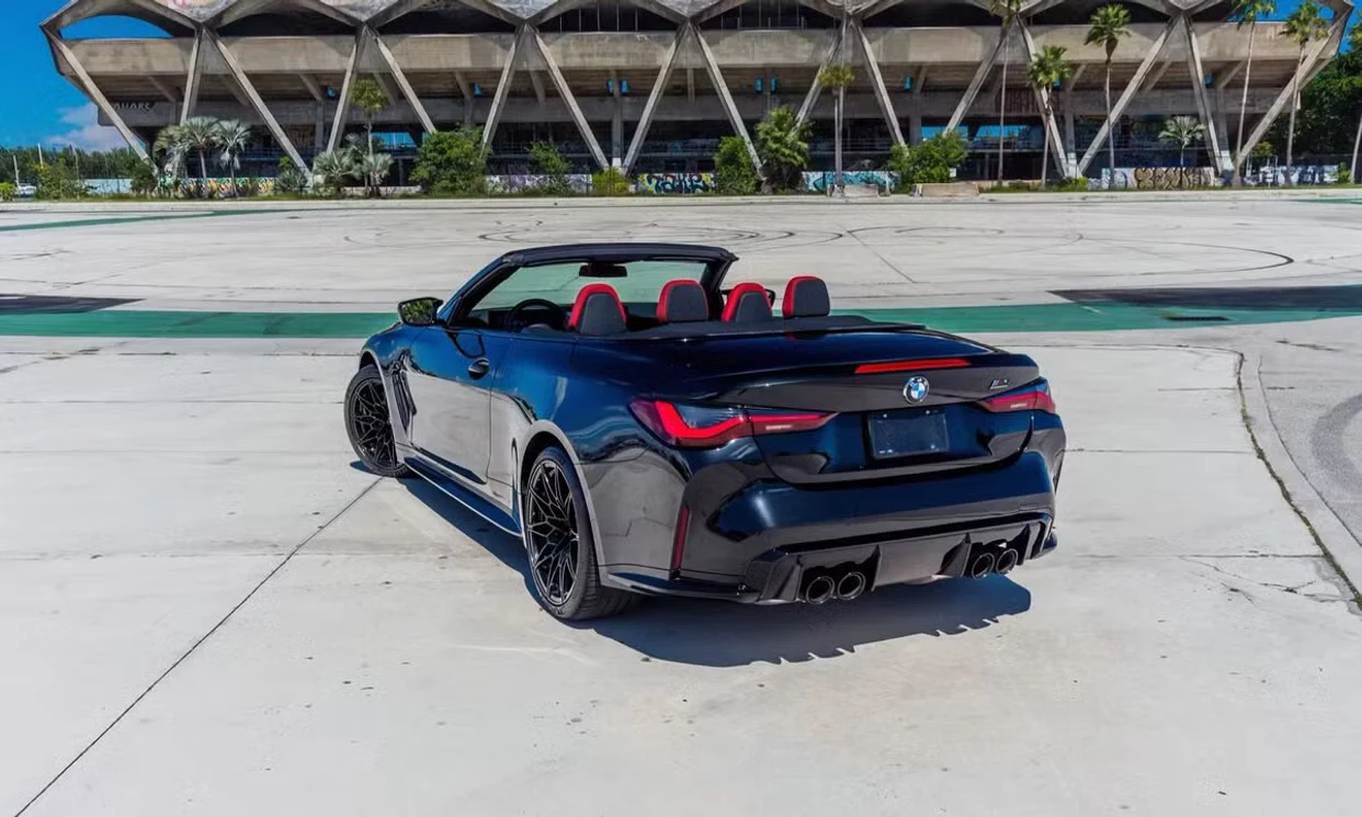 BMW M4 Competition xDrive 2024 — vehicle gallery, photo 4
