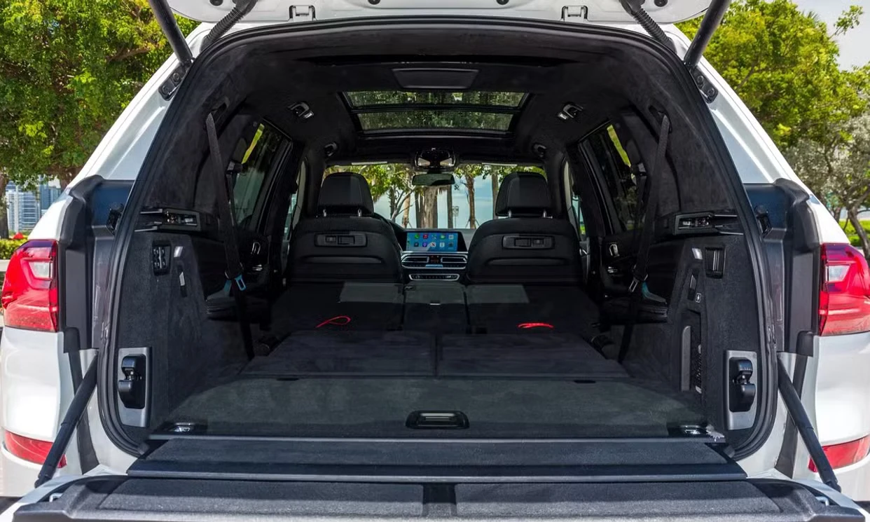 BMW X7 xDrive40i 2022 — vehicle gallery, photo 17