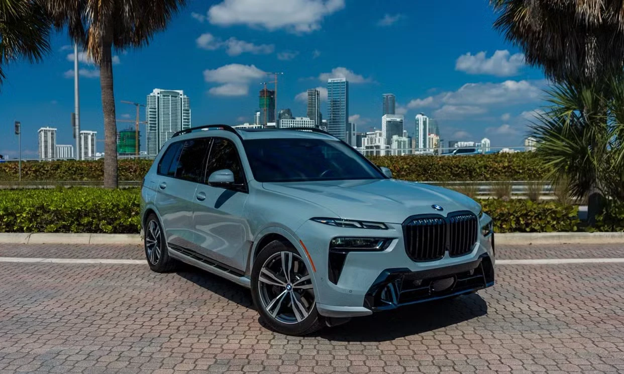 BMW X7 xDrive40i 2026 — vehicle gallery, photo 1