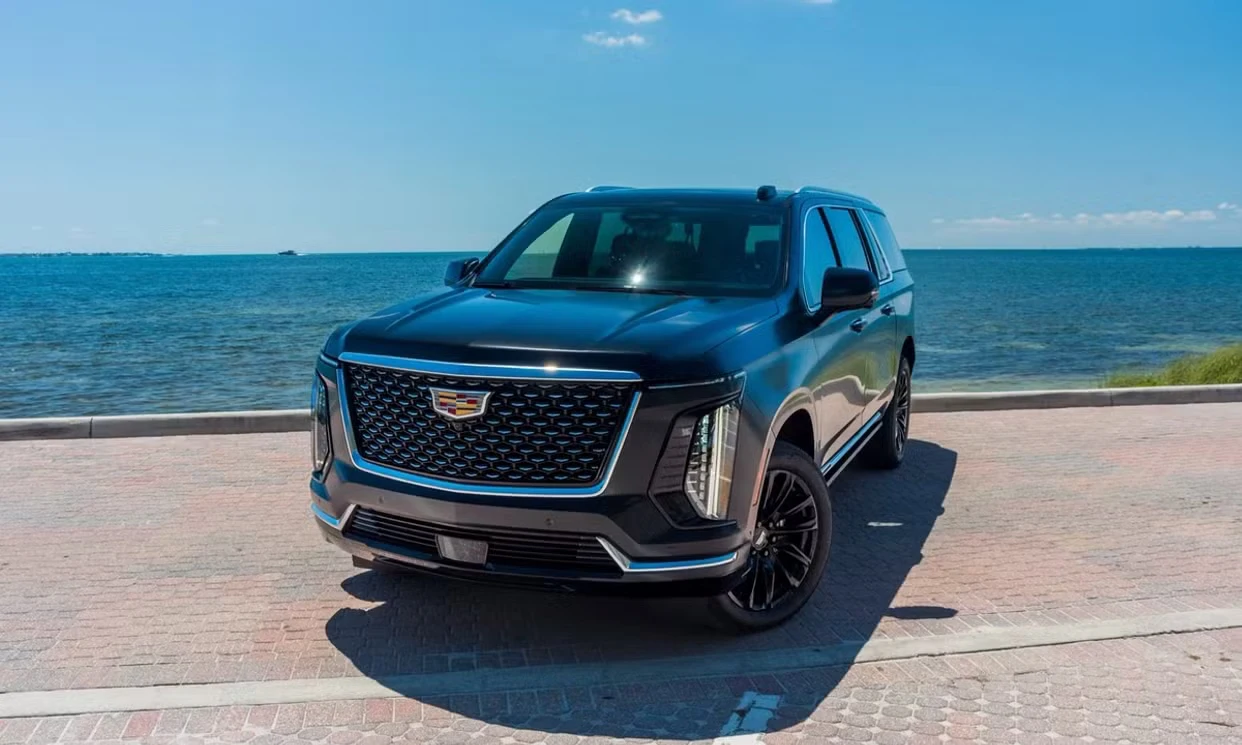 Cadillac Escalade ESV Premium Luxury 2025 — vehicle gallery, photo 2