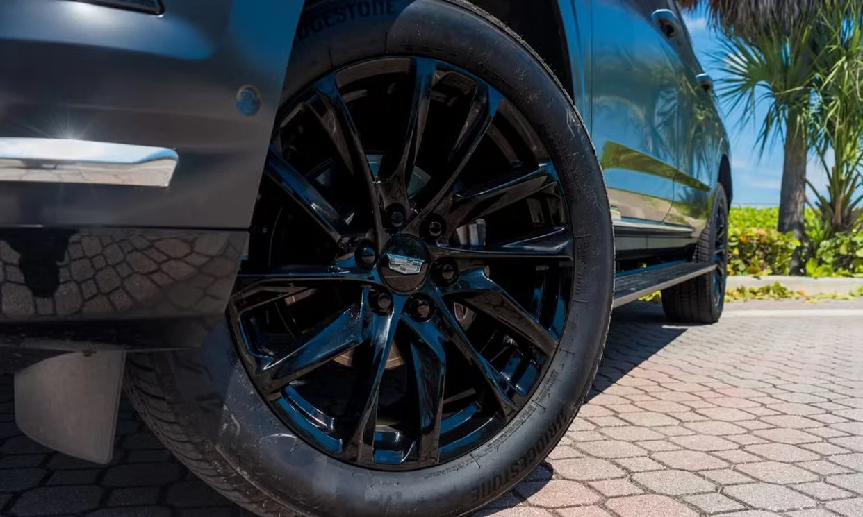 Cadillac Escalade ESV Premium Luxury 2025 — vehicle gallery, photo 16