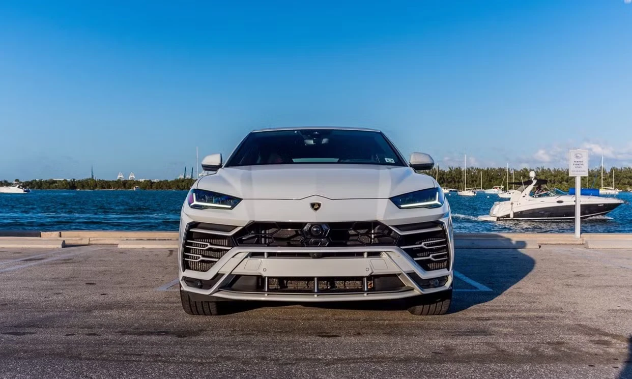 Lamborghini Urus 2020 — vehicle gallery, photo 6