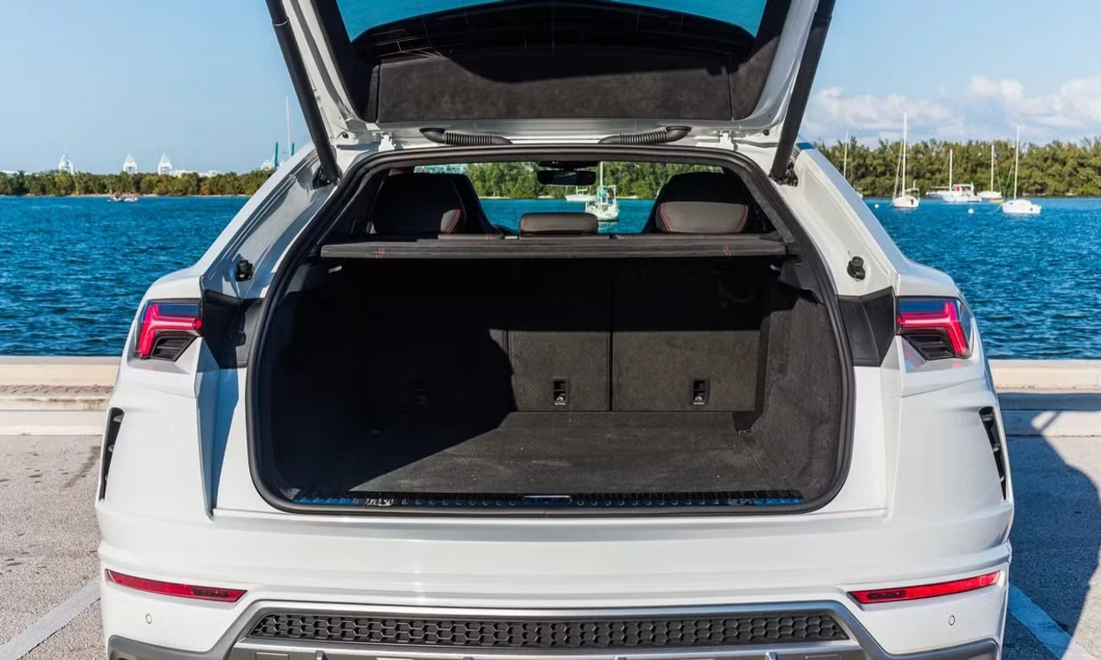 Lamborghini Urus 2020 — vehicle gallery, photo 10