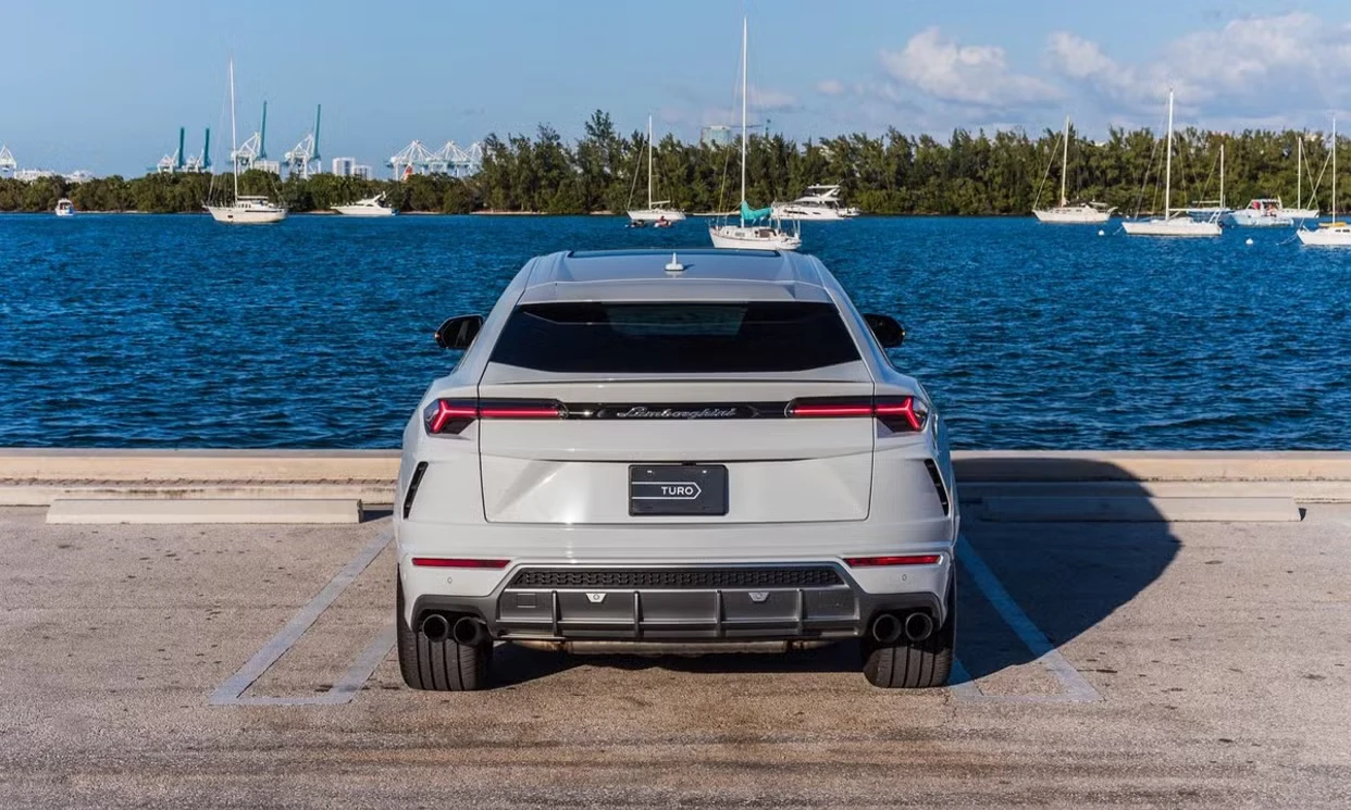 Lamborghini Urus 2020 — vehicle gallery, photo 18