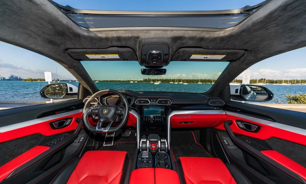 Lamborghini Urus 2020 — vehicle gallery, photo 19