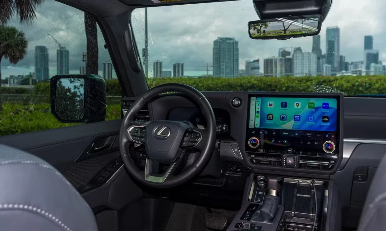 Lexus GX 550 Luxury+ 2025 — vehicle gallery, photo 11