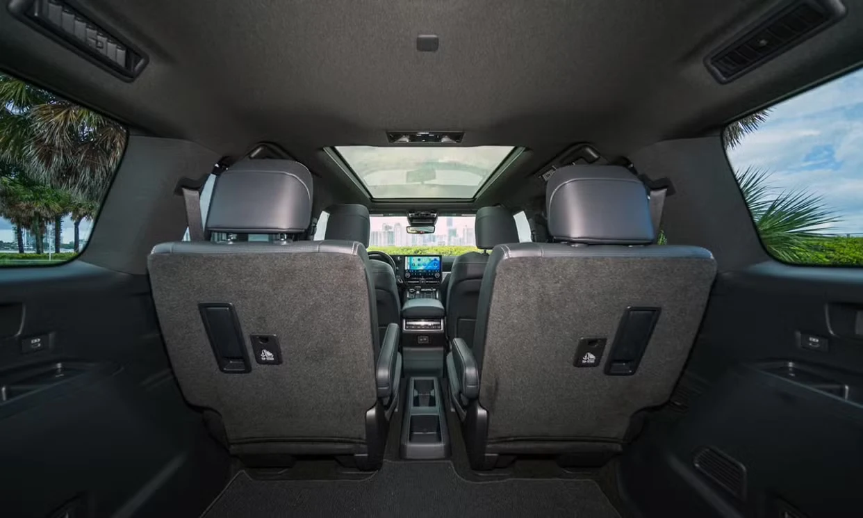 Lexus GX 550 Luxury+ 2025 — vehicle gallery, photo 18