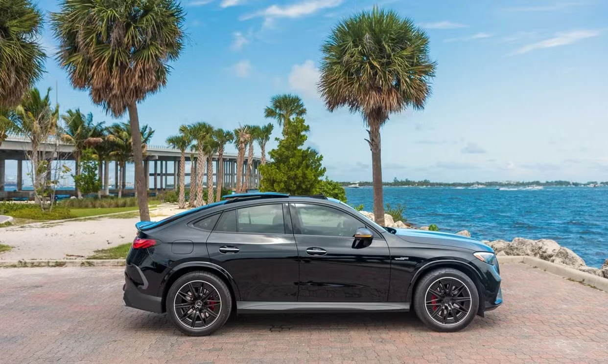 Mercedes-AMG GLC 63 S E Performance 2025 — vehicle gallery, photo 6