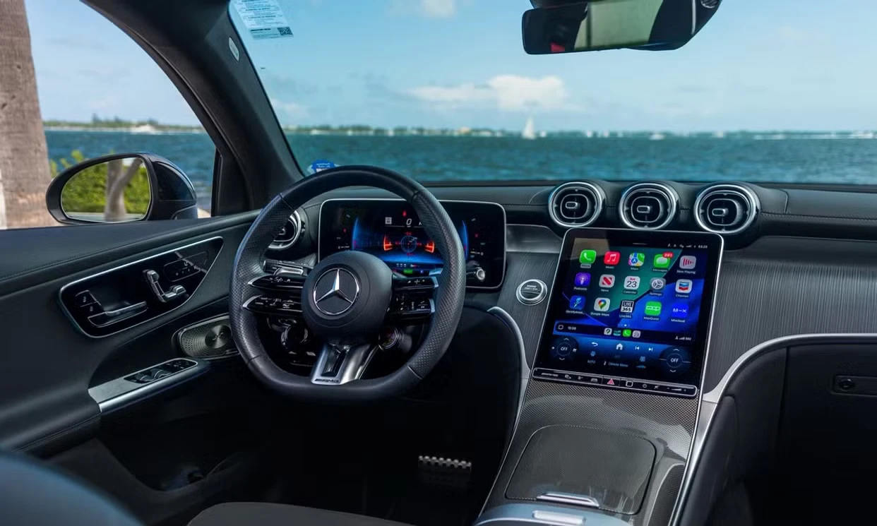 Mercedes-AMG GLC 63 S E Performance 2025 — vehicle gallery, photo 7