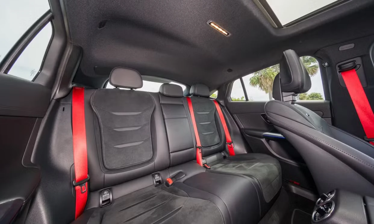 Mercedes-AMG GLC 63 S E Performance 2025 — vehicle gallery, photo 11