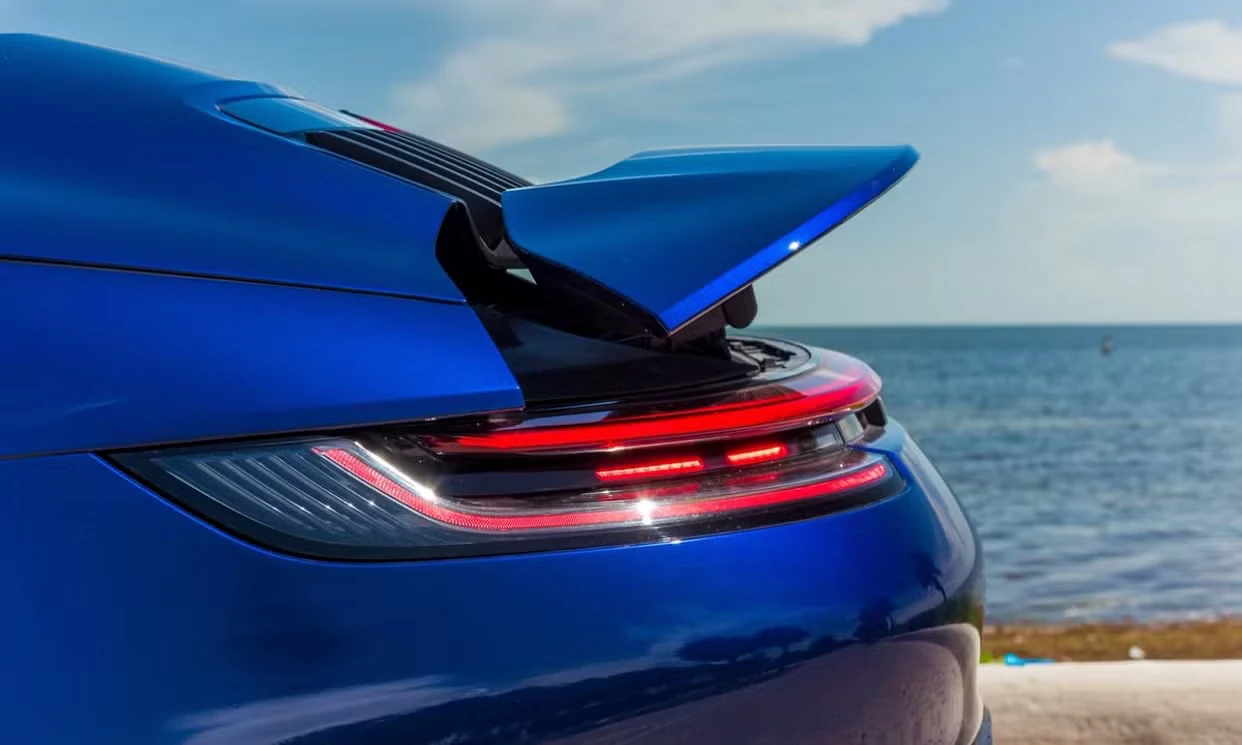 Porsche 911 Carrera 2021 — vehicle gallery, photo 7