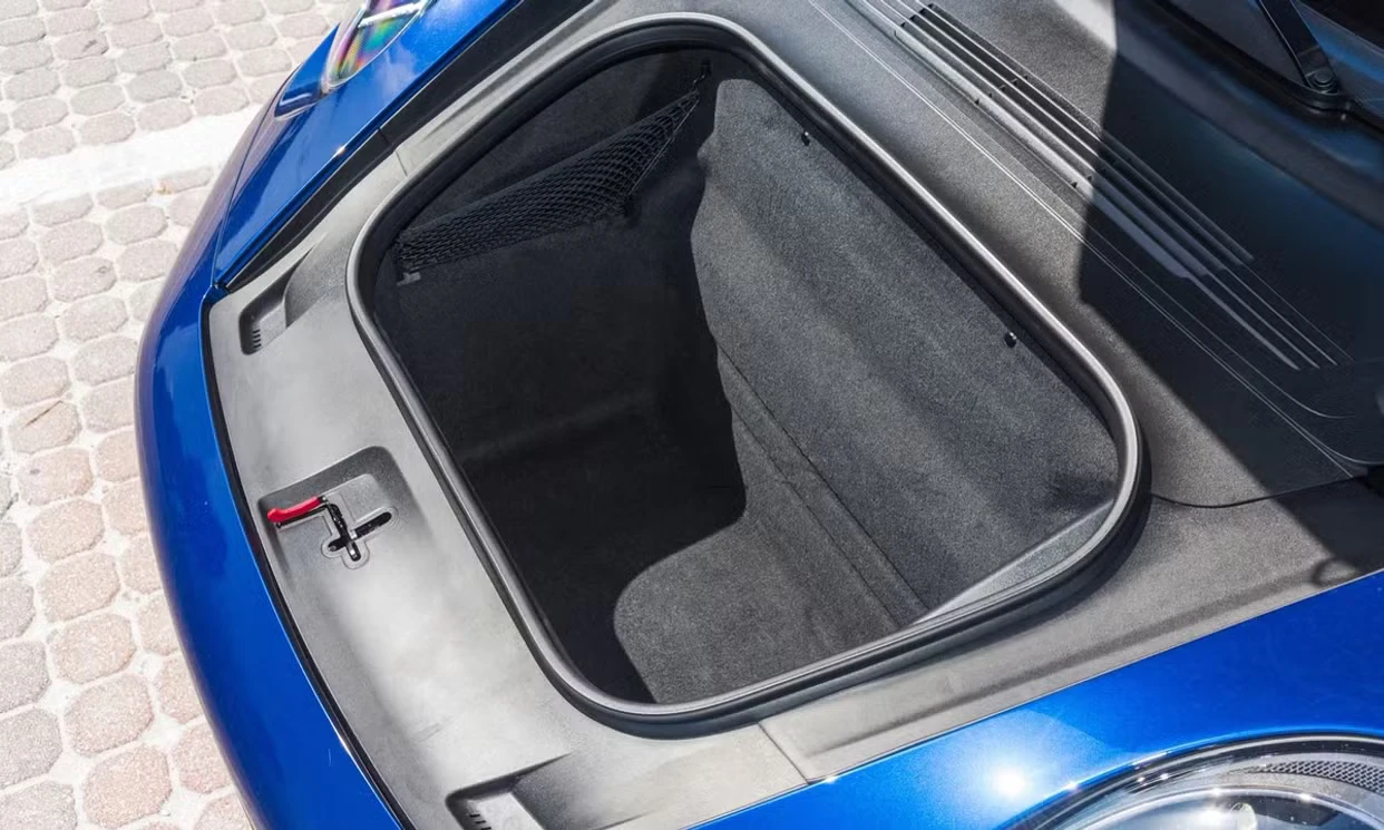 Porsche 911 Carrera 2021 — vehicle gallery, photo 10
