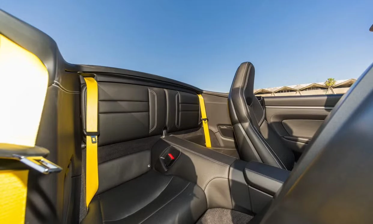 Porsche 911 Carrera 2023 — vehicle gallery, photo 13