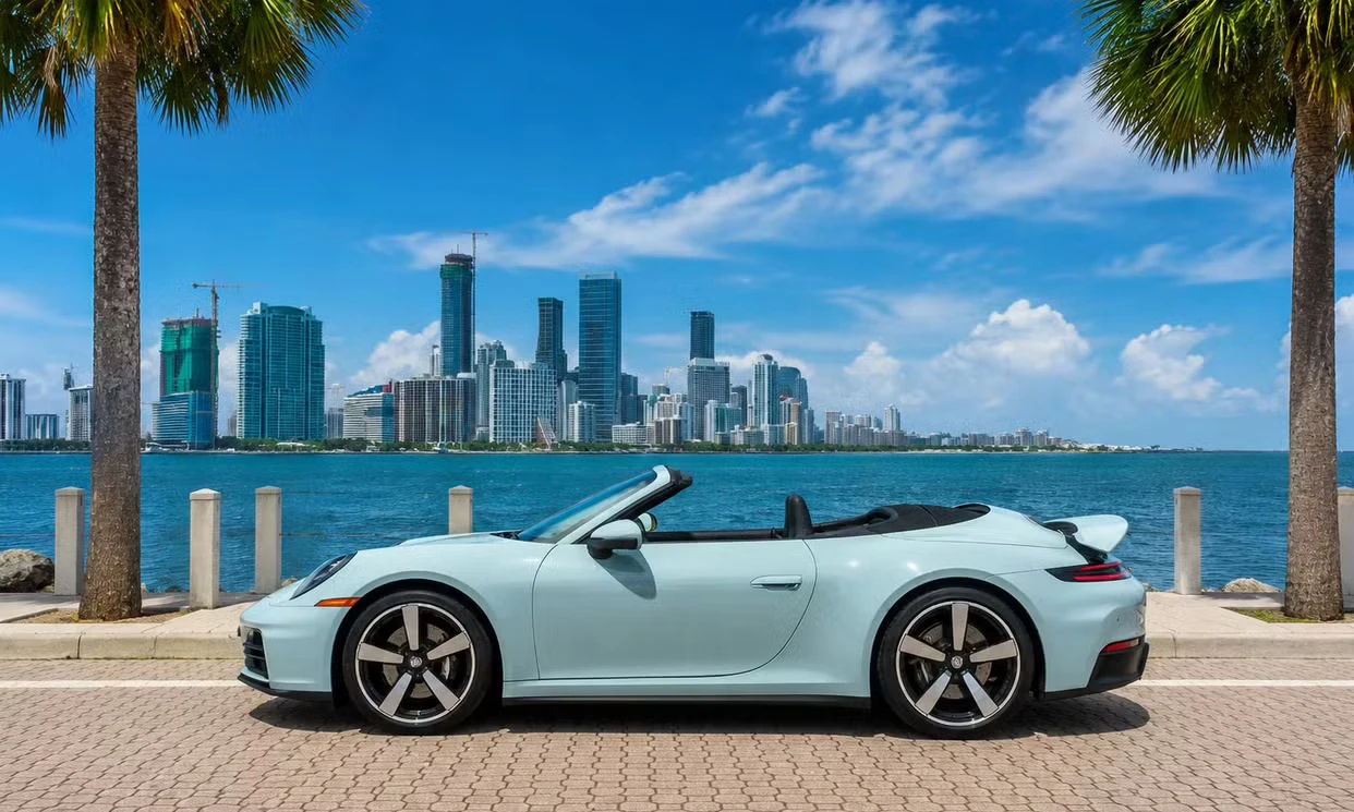 Porsche 911 Carrera 2025 — vehicle gallery, photo 4