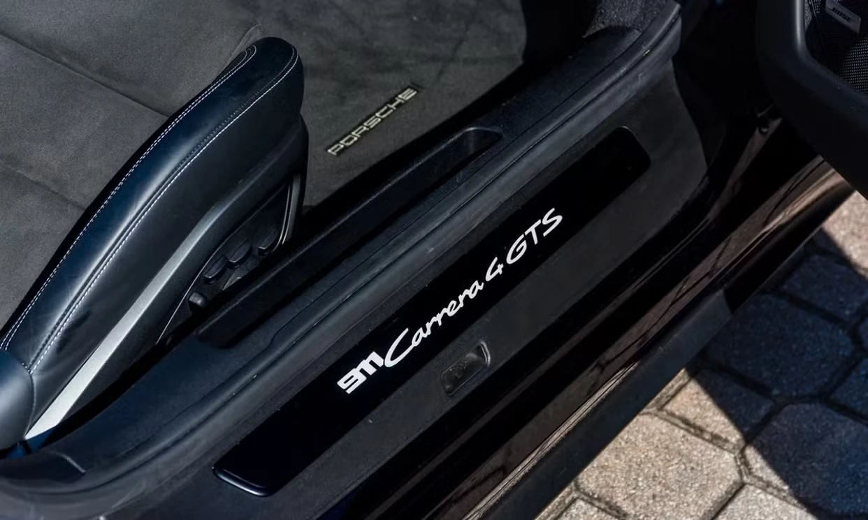 Porsche 911 Carrera 4 GTS 2022 — vehicle gallery, photo 14