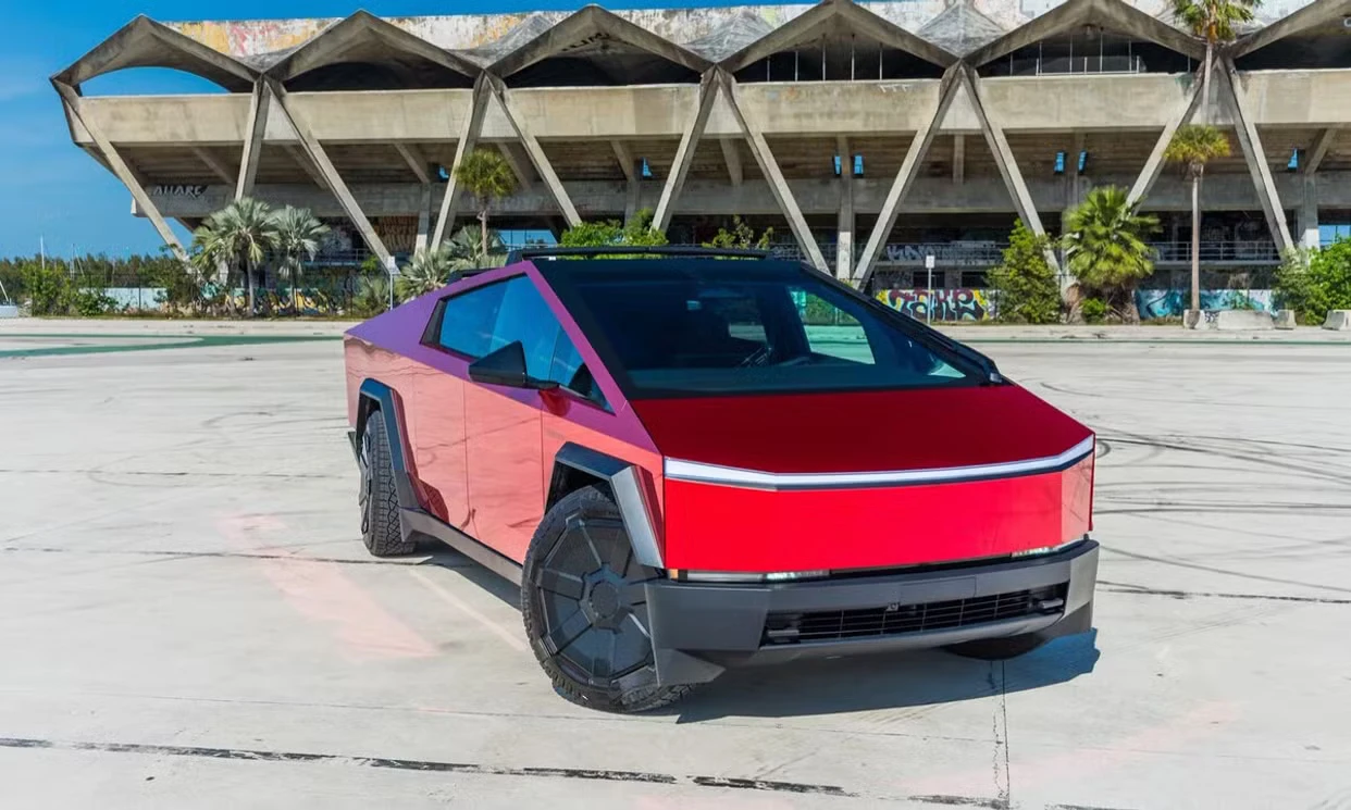 Tesla Cybertruck 2024 — vehicle gallery, photo 4