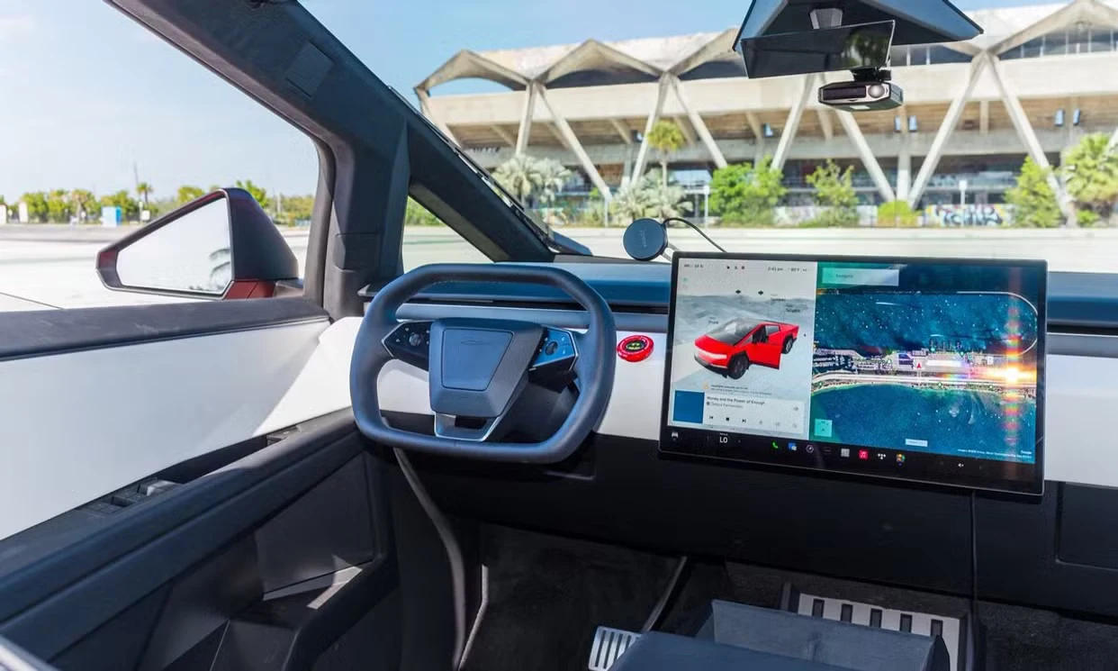 Tesla Cybertruck 2024 — vehicle gallery, photo 5
