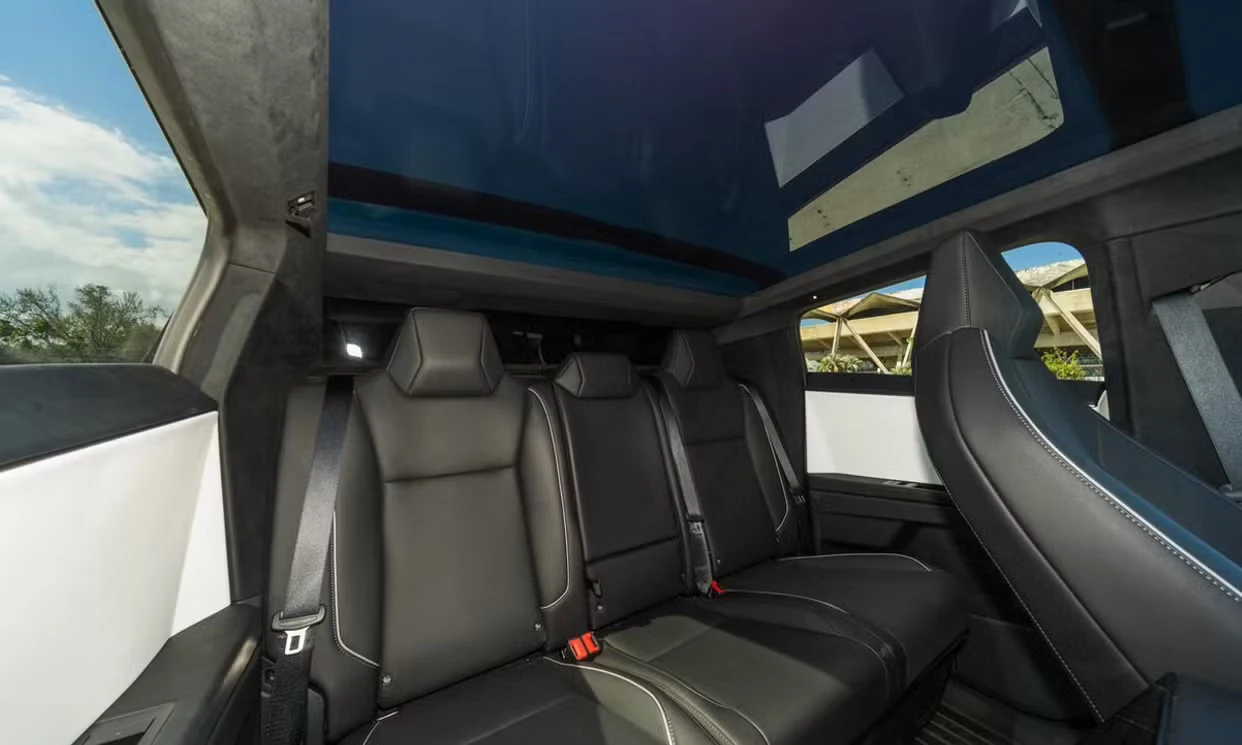 Tesla Cybertruck 2024 — vehicle gallery, photo 14