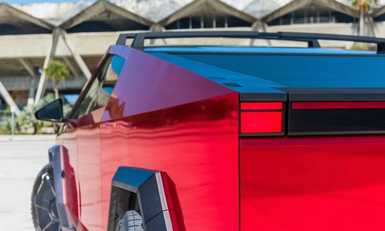 Tesla Cybertruck 2024 — vehicle gallery, photo 19