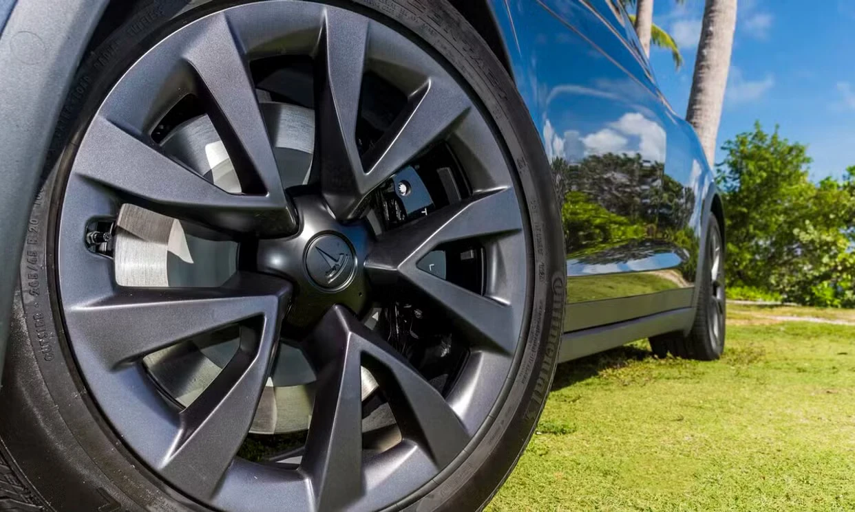 Tesla Model X 2024 — vehicle gallery, photo 17
